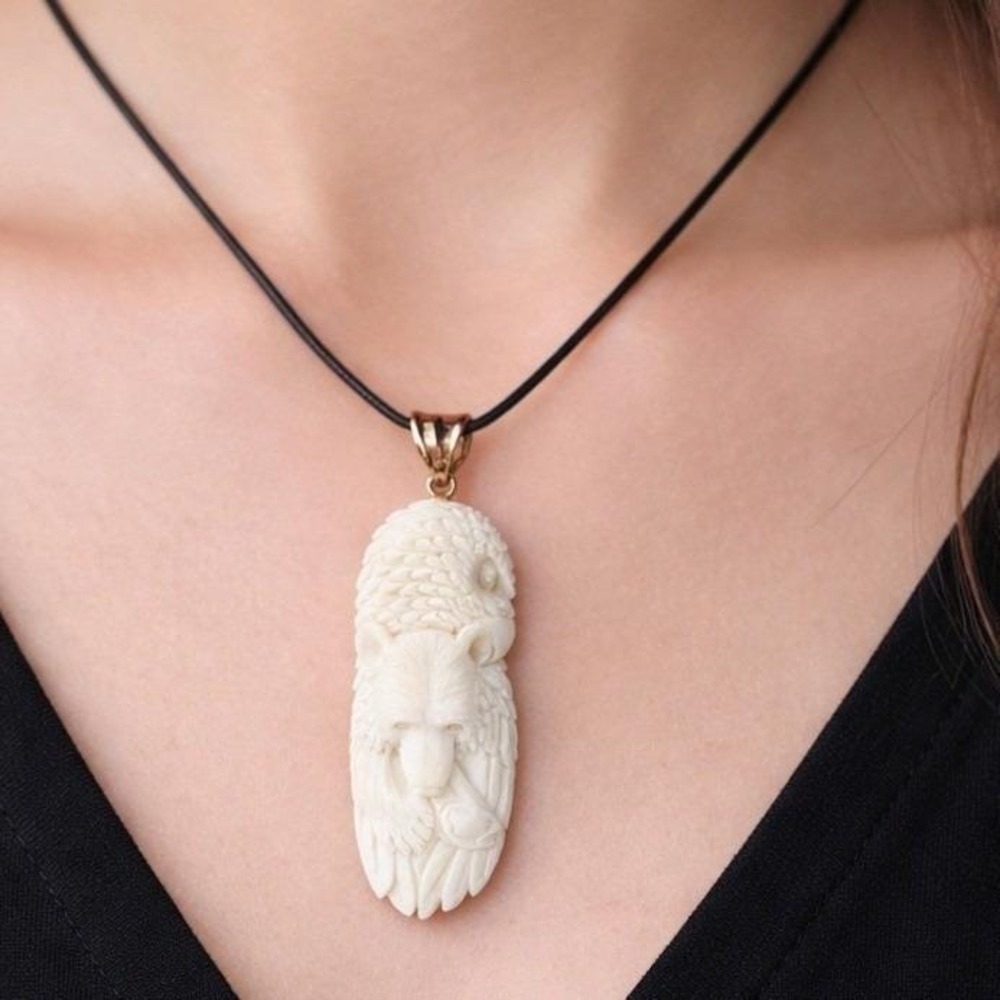 Vintage Carved Animal Pendant Lion Eagle Wolf Design Cord Necklace